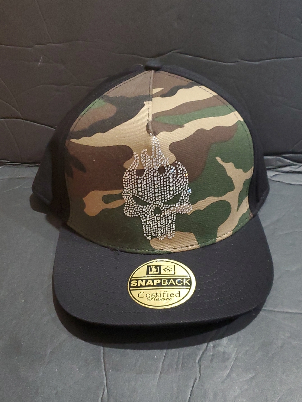 Black and green camo print crystal rhinestone skull studded snapback cap new